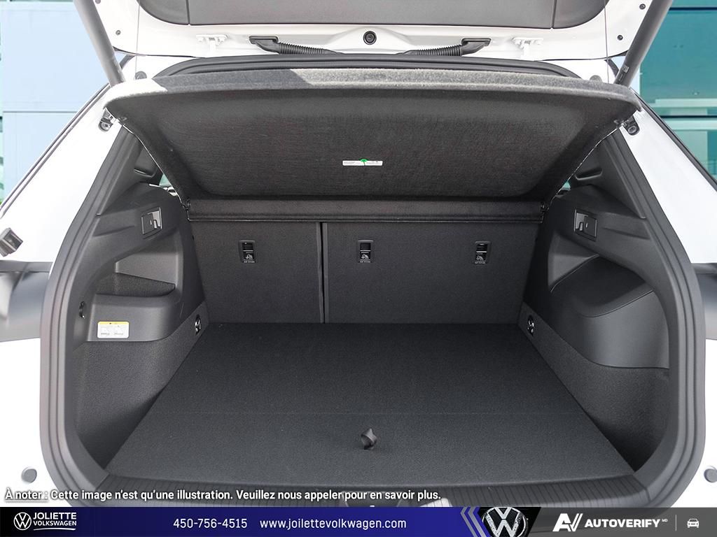 Photo 2026 Volkswagen Tiguan Comfortline R-Line Black Edition 4MOTION #7