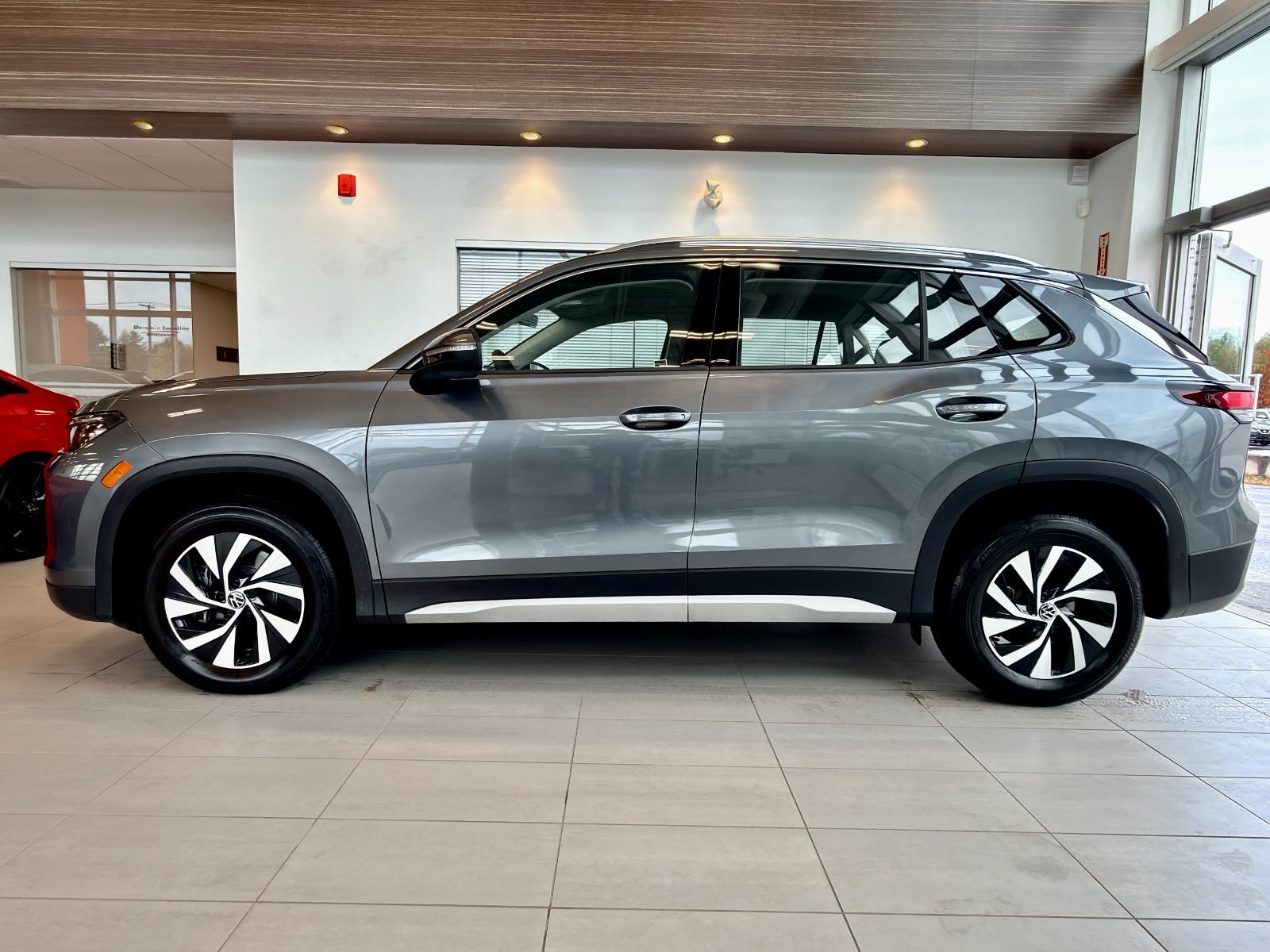 Photo 2026 Volkswagen Tiguan Trendline #6