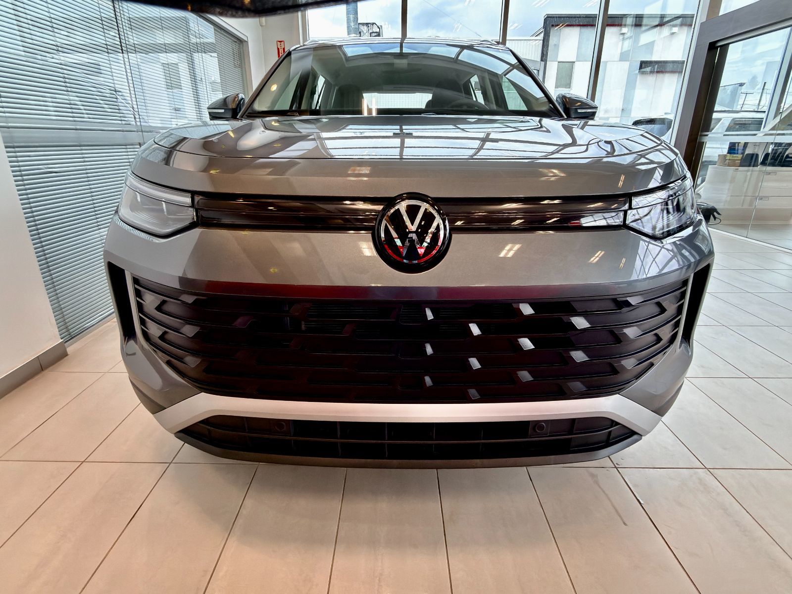Photo 2026 Volkswagen Tiguan Trendline #4