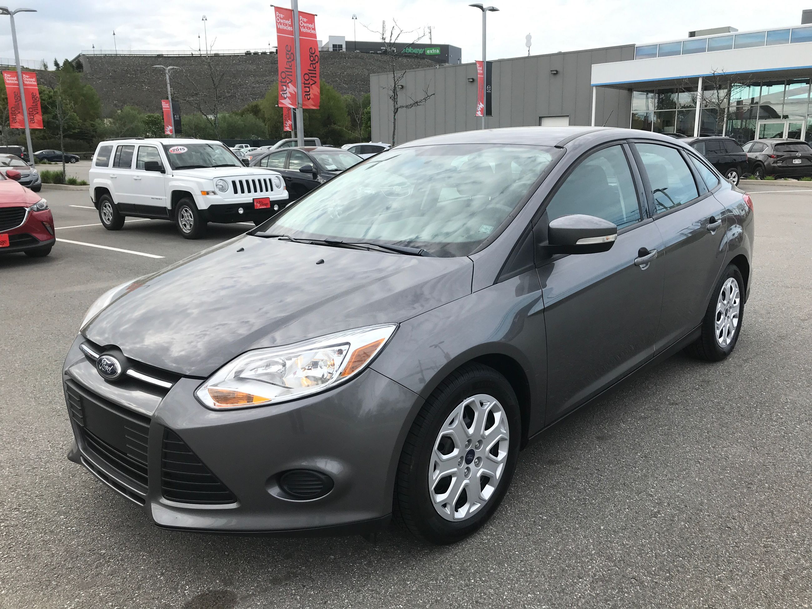 Used 2013 Ford Focus SE Low Low Kms..Auto..Air..New Tires..Power Group ...