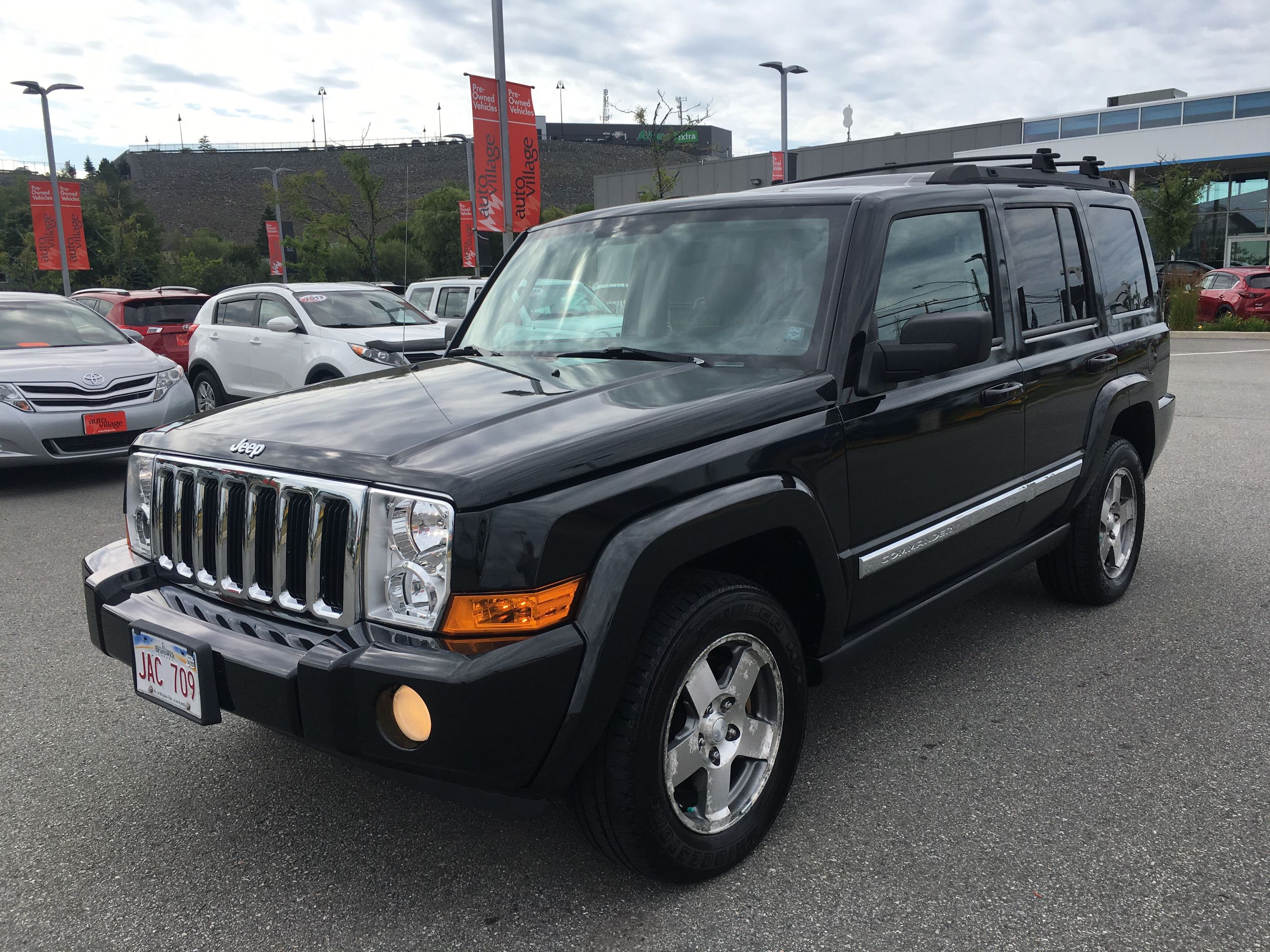 Used 2010 Jeep Commander Sport 7 Passenger..4X4..One Owner