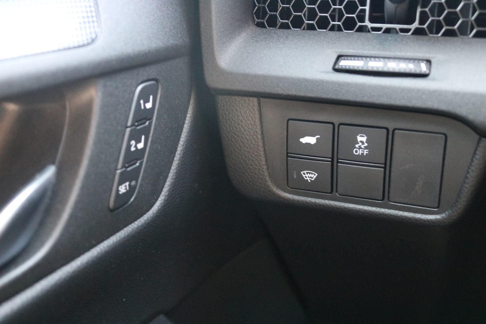 Honda CR-V Hybrid 2024 — photo 8