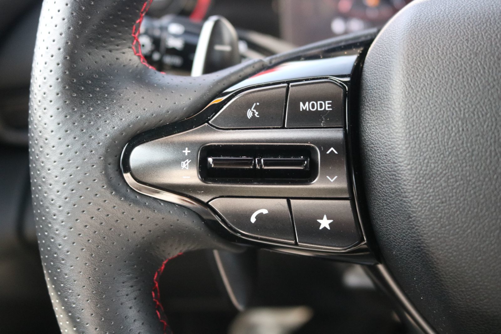 Hyundai Elantra 2025 — photo 8