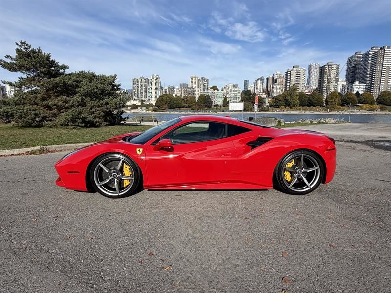 Ferrari 488 GTB  2017 à Vancouver, Colombie-Britannique