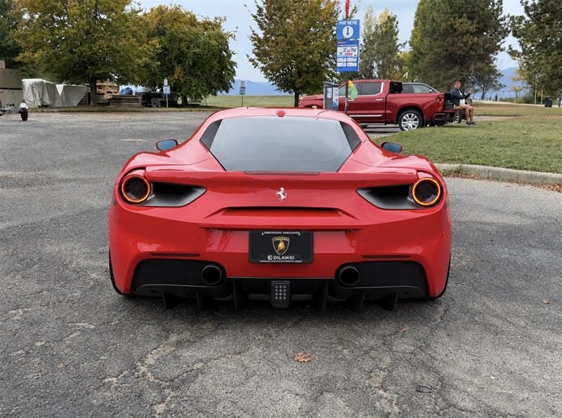 Ferrari 488 GTB  2017 à Vancouver, Colombie-Britannique