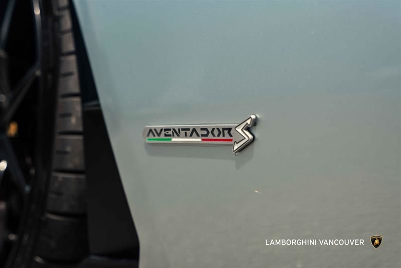 Lamborghini Aventador  2018 à Vancouver, Colombie-Britannique