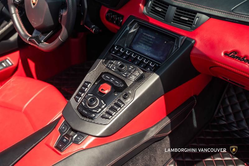 Lamborghini Aventador  2018 à Vancouver, Colombie-Britannique