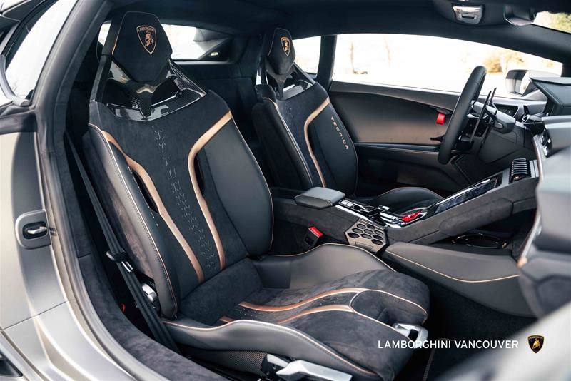 2023 Lamborghini Huracàn in Vancouver, British Columbia