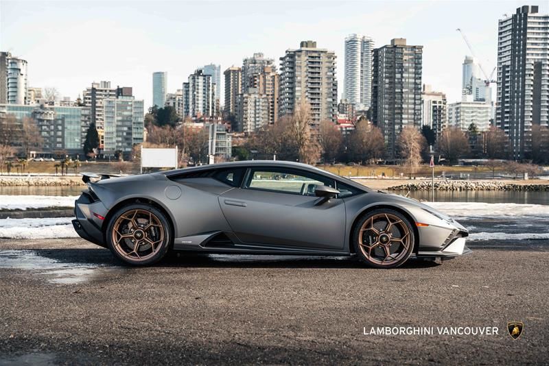 2023 Lamborghini Huracàn in Vancouver, British Columbia