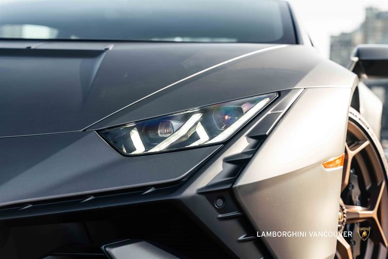 2023 Lamborghini Huracàn in Vancouver, British Columbia