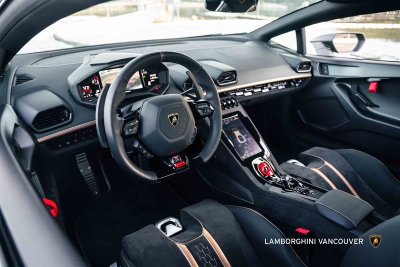 2023 Lamborghini Huracàn in Vancouver, British Columbia
