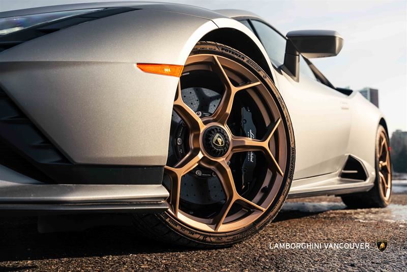 2023 Lamborghini Huracàn in Vancouver, British Columbia