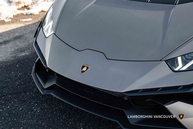 2023 Lamborghini Huracàn in Vancouver, British Columbia