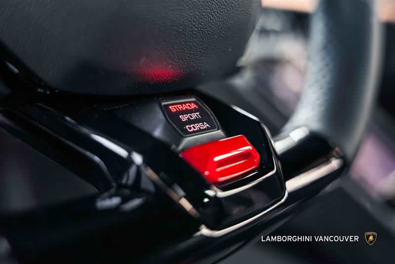 2023 Lamborghini Huracàn in Vancouver, British Columbia