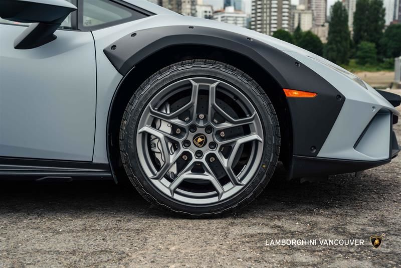 2024 Lamborghini Huracàn in Vancouver, British Columbia