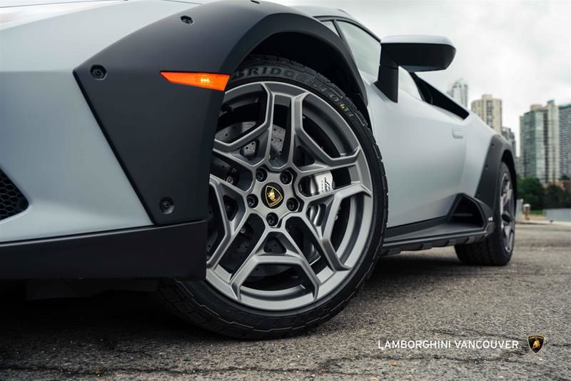 2024 Lamborghini Huracàn in Vancouver, British Columbia