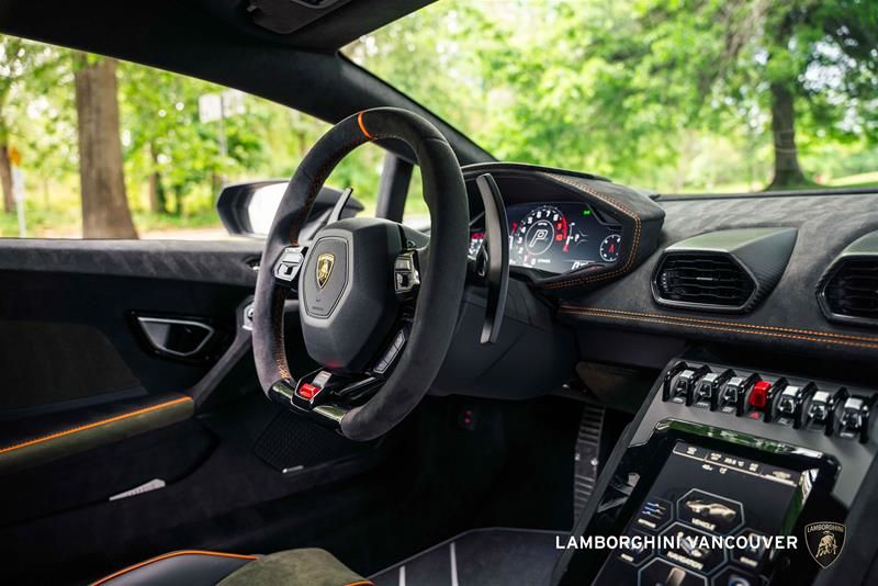 Lamborghini Huracàn  2024 à Vancouver, Colombie-Britannique