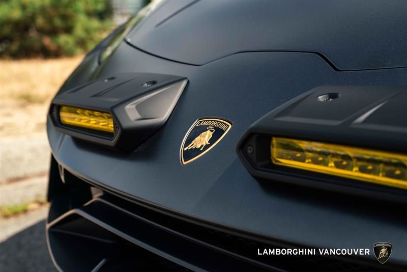Lamborghini Huracàn  2024 à Vancouver, Colombie-Britannique