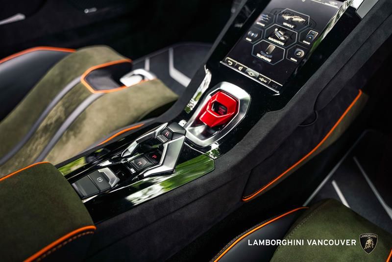Lamborghini Huracàn  2024 à Vancouver, Colombie-Britannique