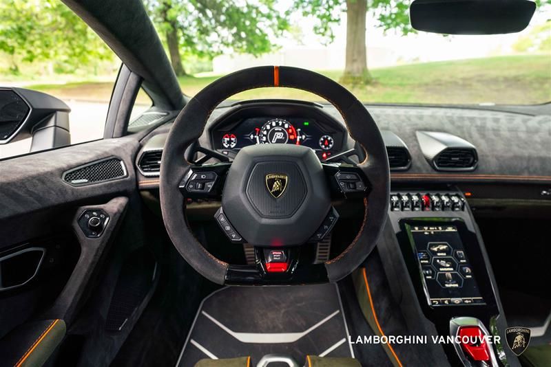 Lamborghini Huracàn  2024 à Vancouver, Colombie-Britannique
