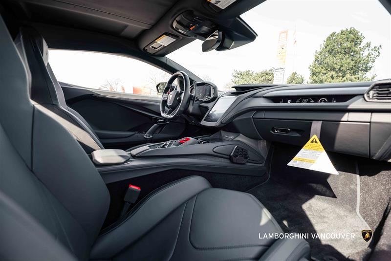 2024 Lamborghini Revuelto in Vancouver, British Columbia