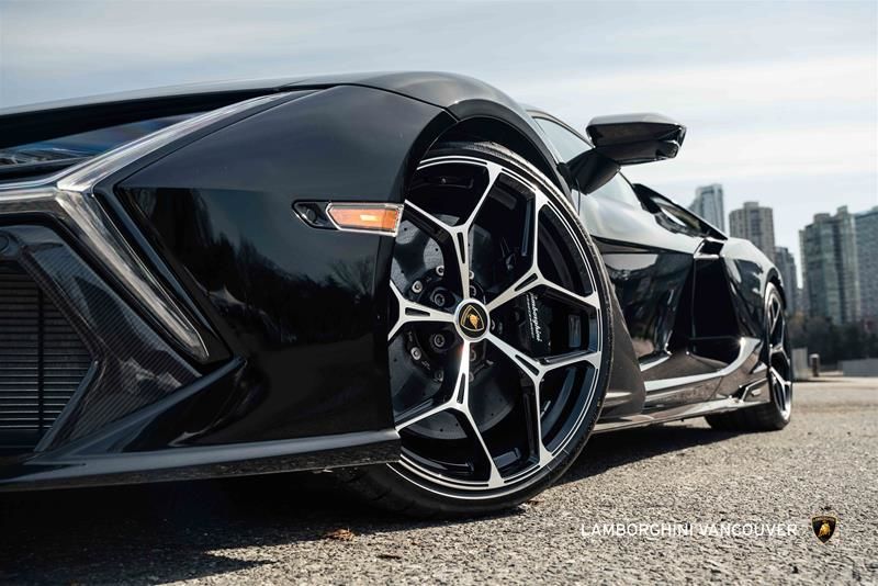 2024 Lamborghini Revuelto in Vancouver, British Columbia
