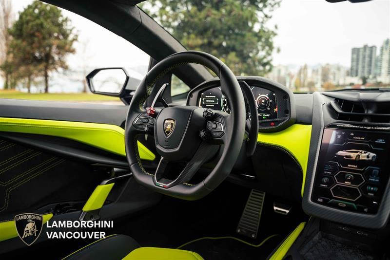 2024 Lamborghini Revuelto