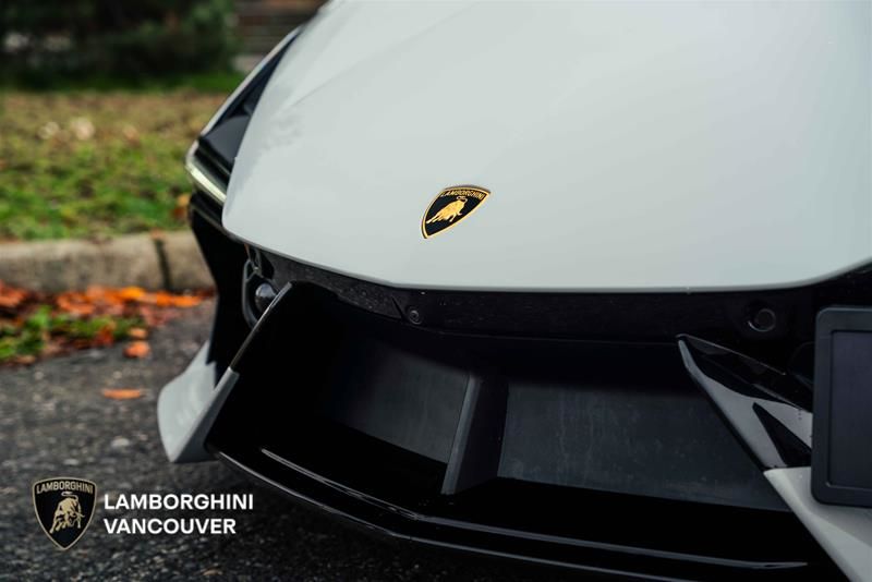 2024 Lamborghini Revuelto