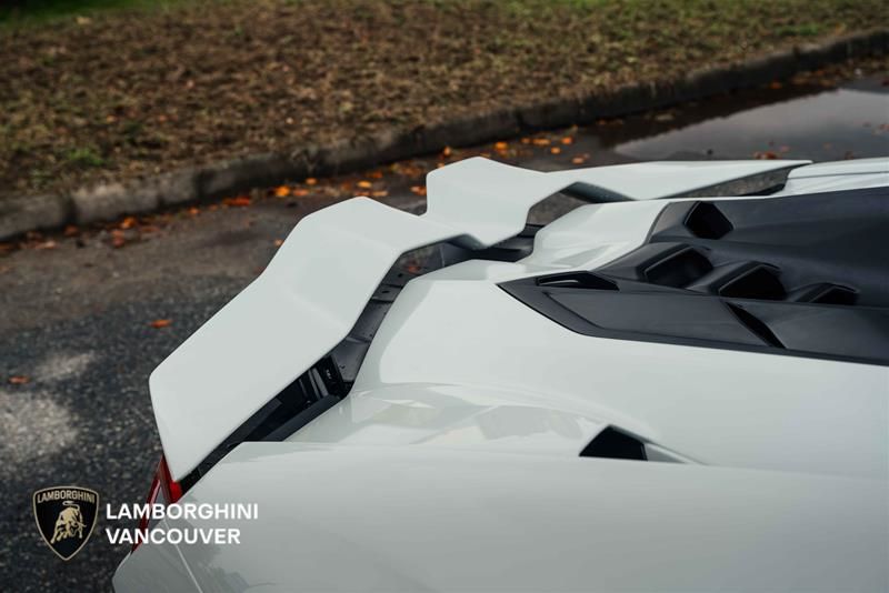 2024 Lamborghini Revuelto