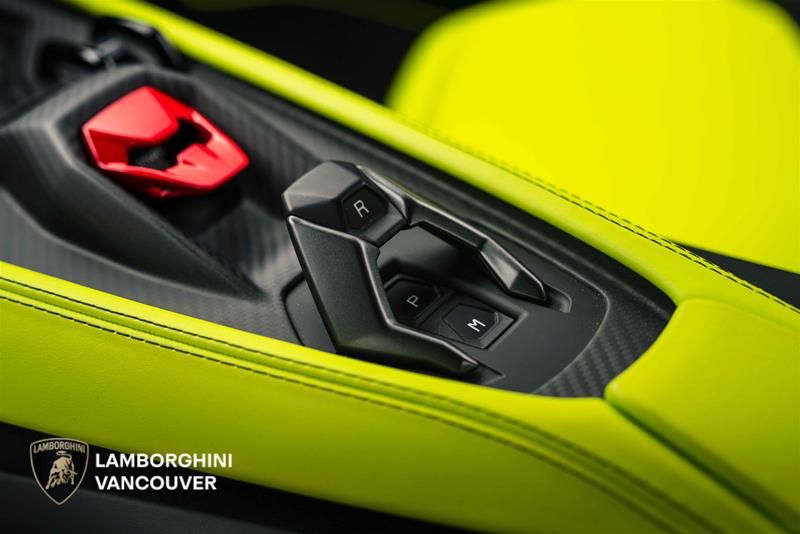 2024 Lamborghini Revuelto