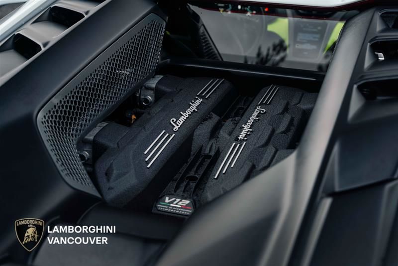 2024 Lamborghini Revuelto