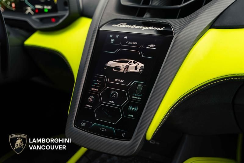 2024 Lamborghini Revuelto