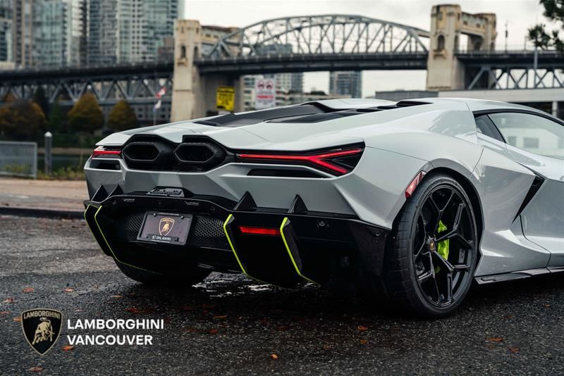 2024 Lamborghini Revuelto