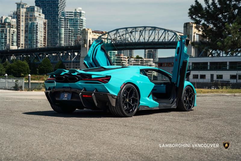 Lamborghini Revuelto  2025 à Vancouver, Colombie-Britannique