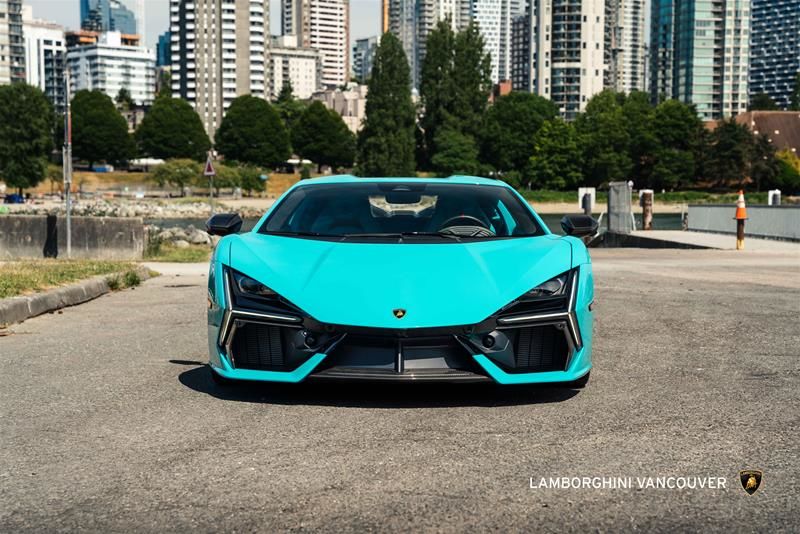 Lamborghini Revuelto  2025 à Vancouver, Colombie-Britannique