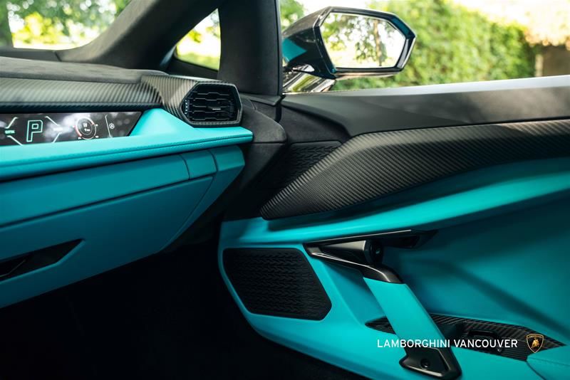 Lamborghini Revuelto  2025 à Vancouver, Colombie-Britannique
