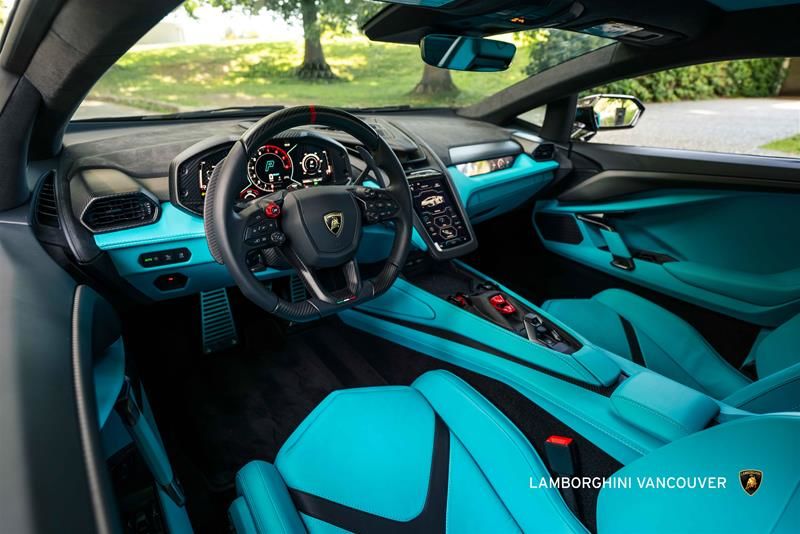 Lamborghini Revuelto  2025 à Vancouver, Colombie-Britannique