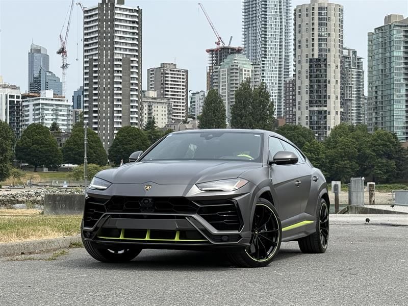 Lamborghini Urus  2022 à Vancouver, Colombie-Britannique