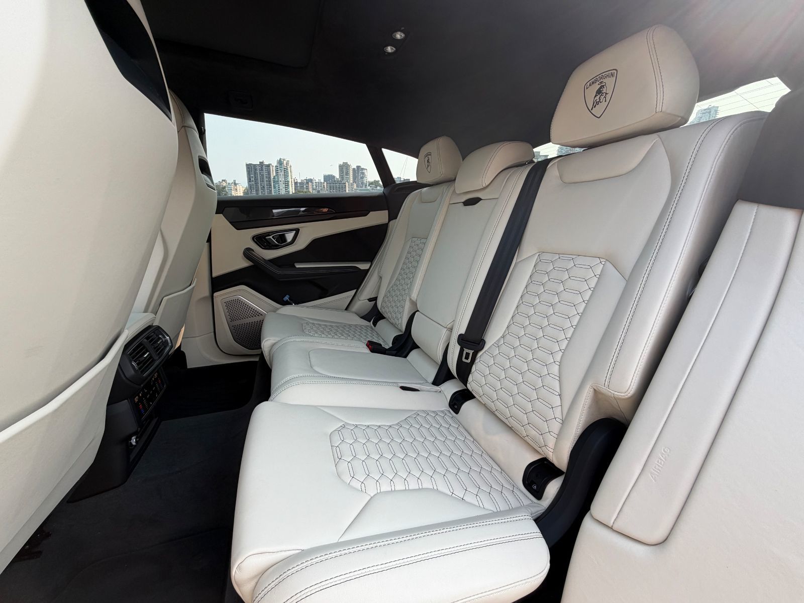Lamborghini Urus  2022 à Vancouver, Colombie-Britannique