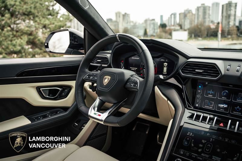 Lamborghini Urus  2023 à Vancouver, Colombie-Britannique