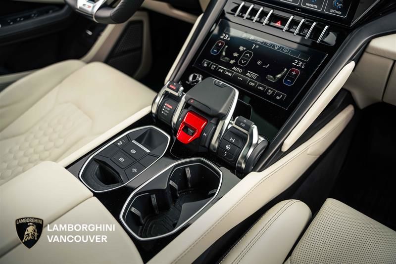 Lamborghini Urus  2023 à Vancouver, Colombie-Britannique