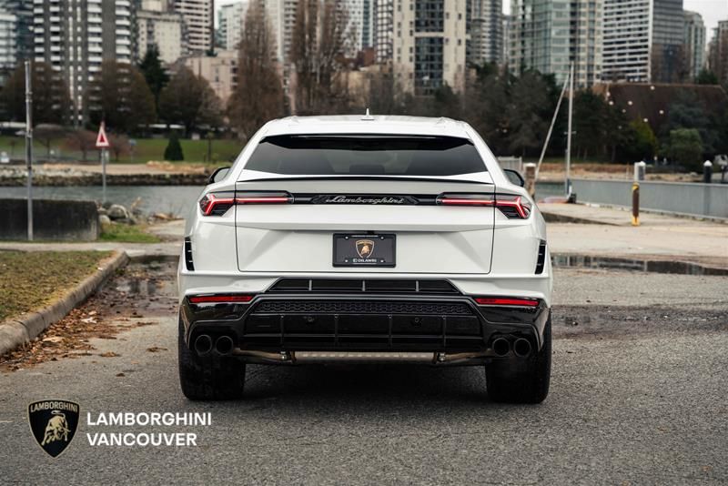 Lamborghini Urus  2023 à Vancouver, Colombie-Britannique