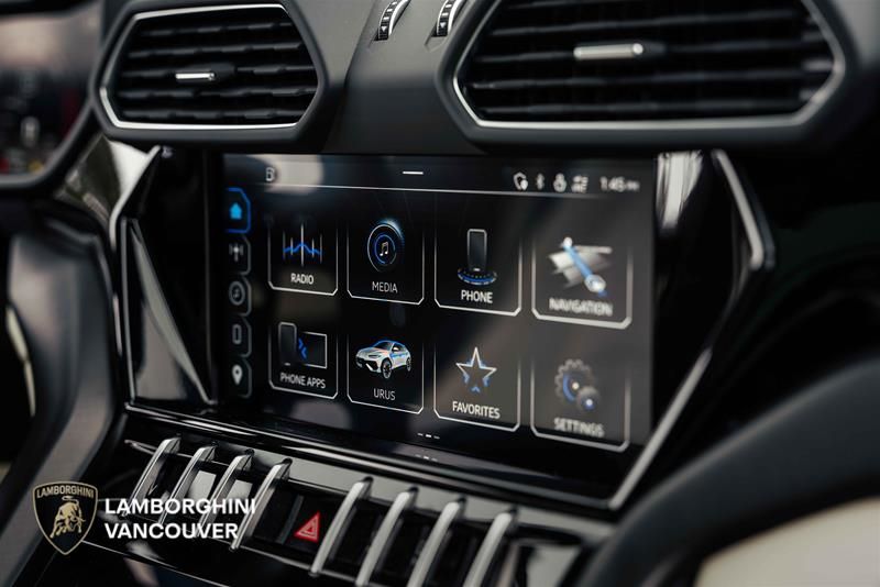 Lamborghini Urus  2023 à Vancouver, Colombie-Britannique