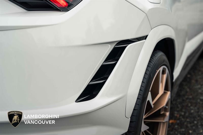 Lamborghini Urus  2023 à Vancouver, Colombie-Britannique