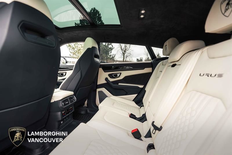 Lamborghini Urus  2023 à Vancouver, Colombie-Britannique