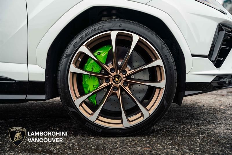 Lamborghini Urus  2023 à Vancouver, Colombie-Britannique