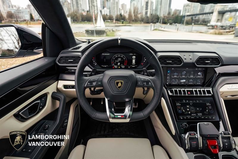 Lamborghini Urus  2023 à Vancouver, Colombie-Britannique