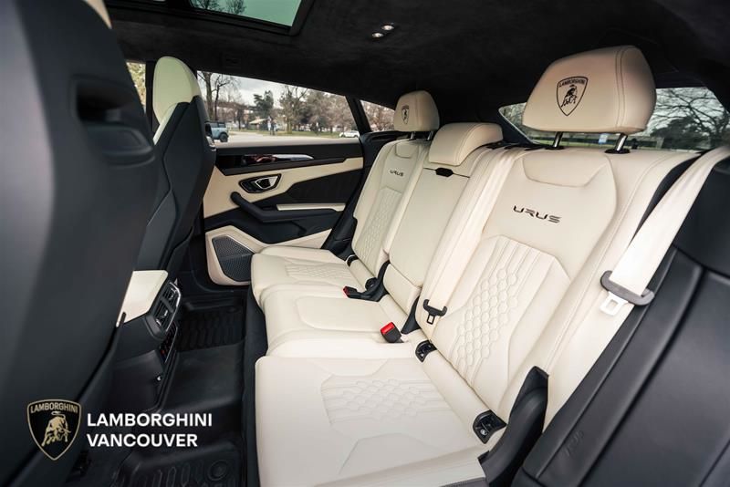 Lamborghini Urus  2023 à Vancouver, Colombie-Britannique