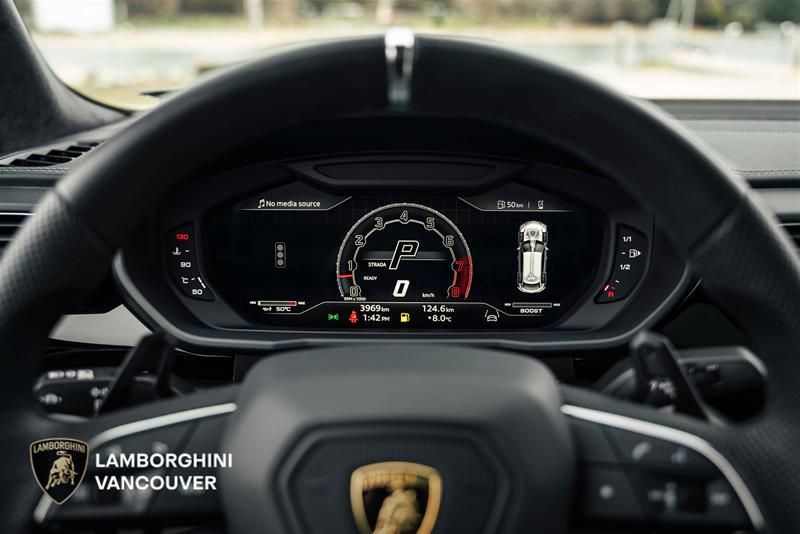 Lamborghini Urus  2023 à Vancouver, Colombie-Britannique