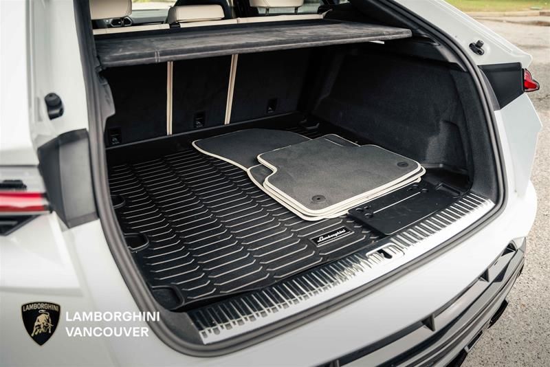 Lamborghini Urus  2023 à Vancouver, Colombie-Britannique